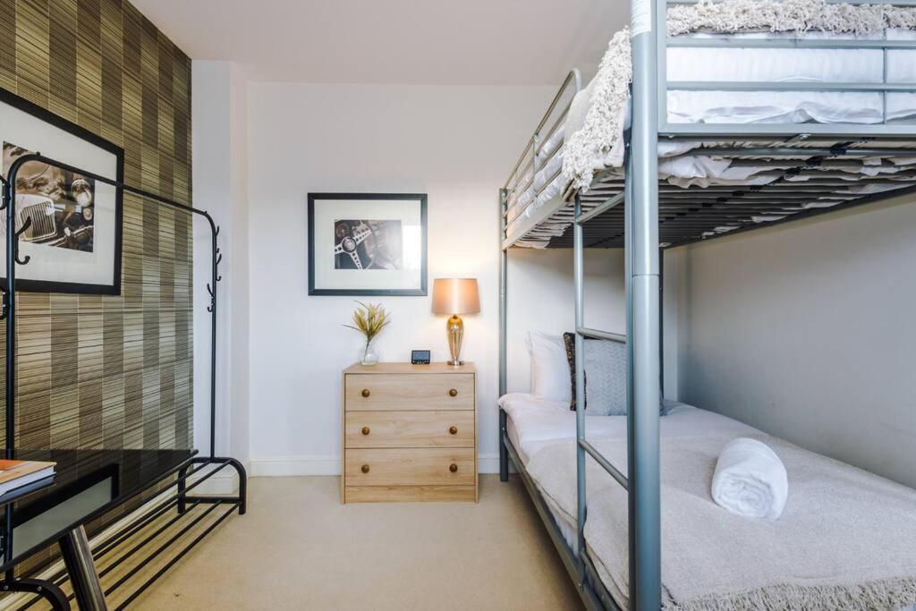 Stylish Townhouse Chester City Centre With Parking Buitenkant foto